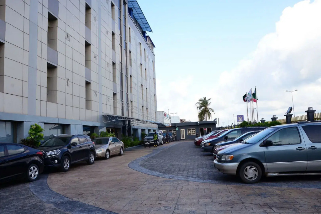 Best Western The Island Hotel