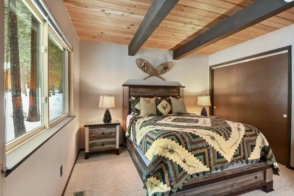 Roycraft Dog Friendly Cabin by RedAwning