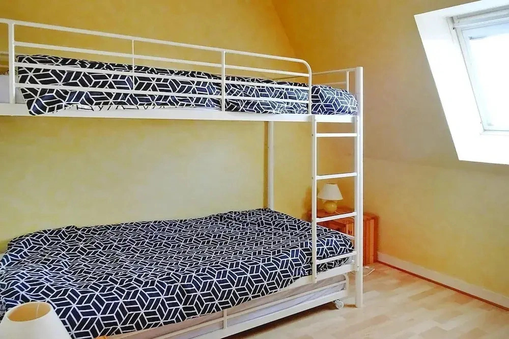Apartment in St Quay Near Seven Beaches