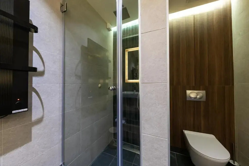 Woodside Apartment 218