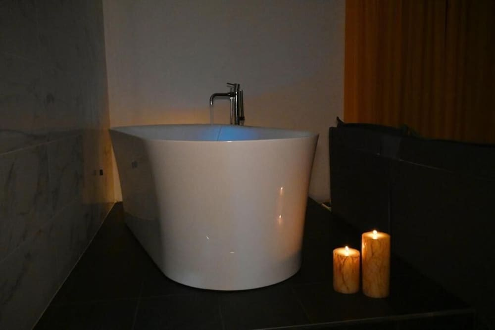 Palace Eight - Suites & Spa