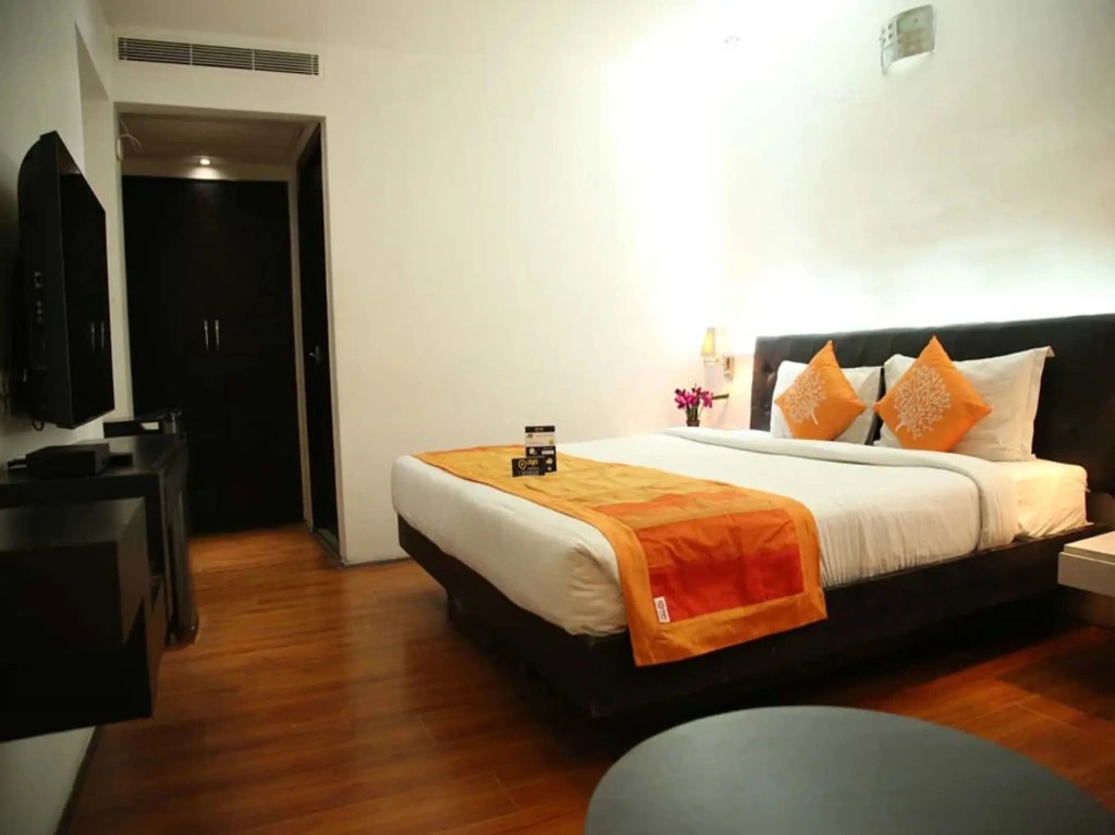 Hotel 1 Love Lock by FabHotels