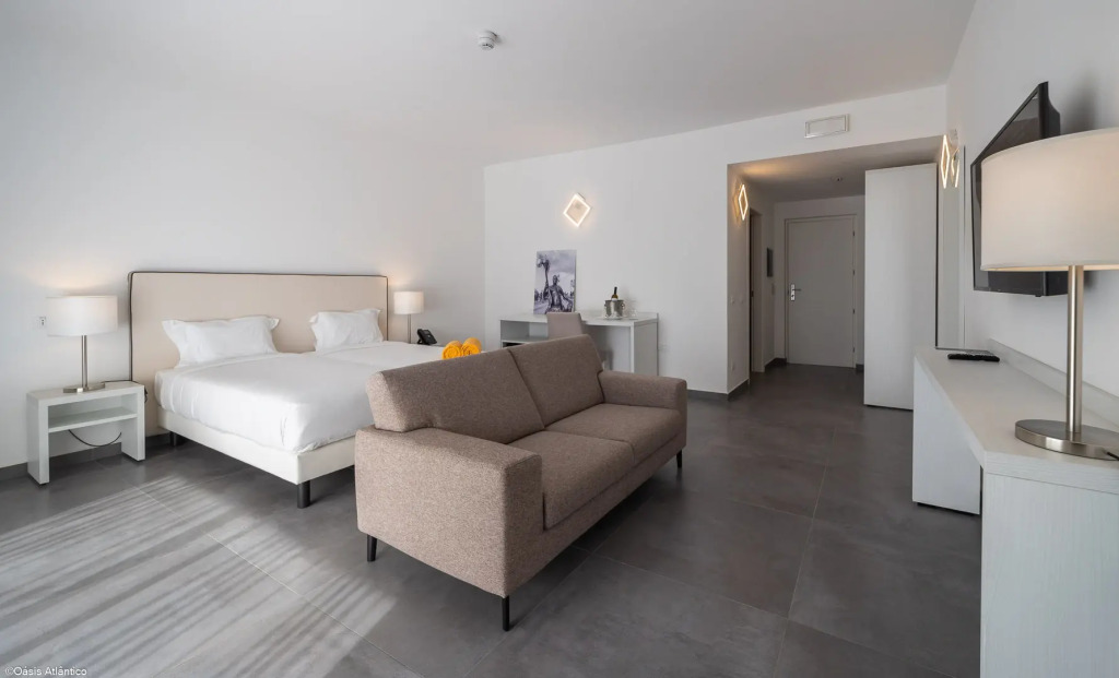 Oasis White Hotel