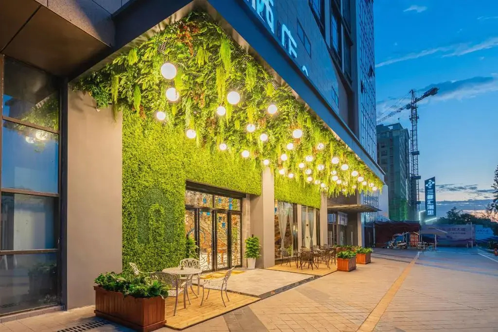 Wuzhitong Hotel (Chengdu Qilong Subway Station)