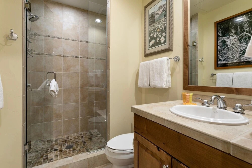 B107 Beaver Creek Landing 3 Bedroom Condo by RedAwning