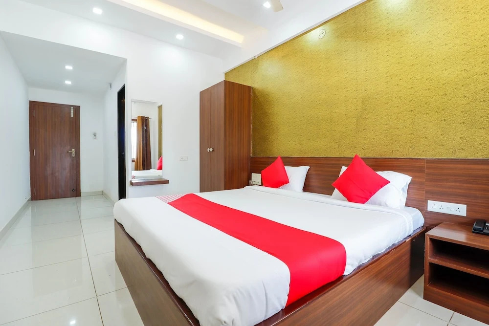 Oyo 28076 Samrudhi Residency