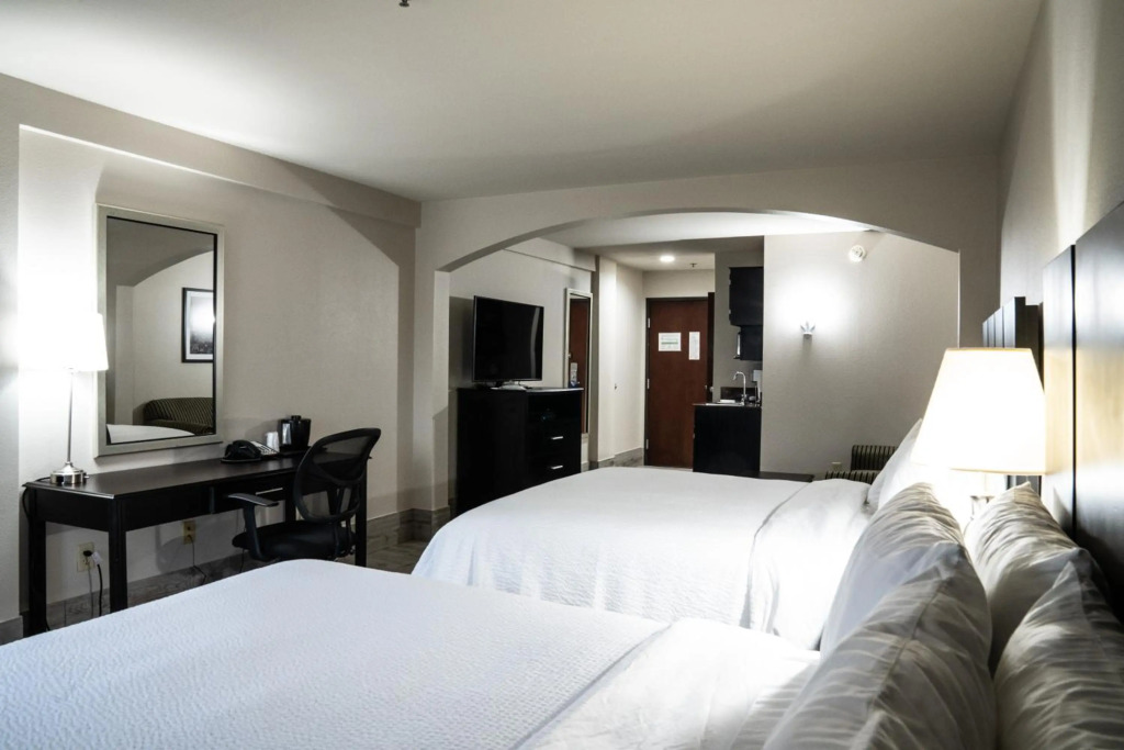 Lucilles Hotel, Restaurant, & Bar