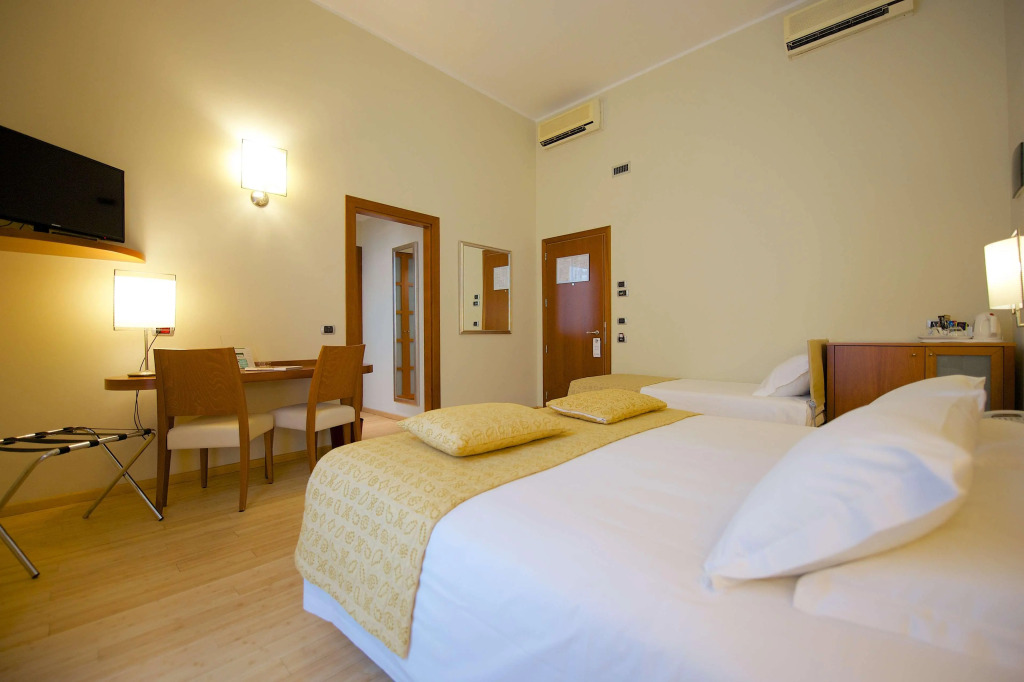 Best Western Crystal Palace Hotel