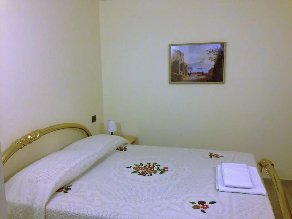Queen Carolinas Homes - Apartments in Old Town