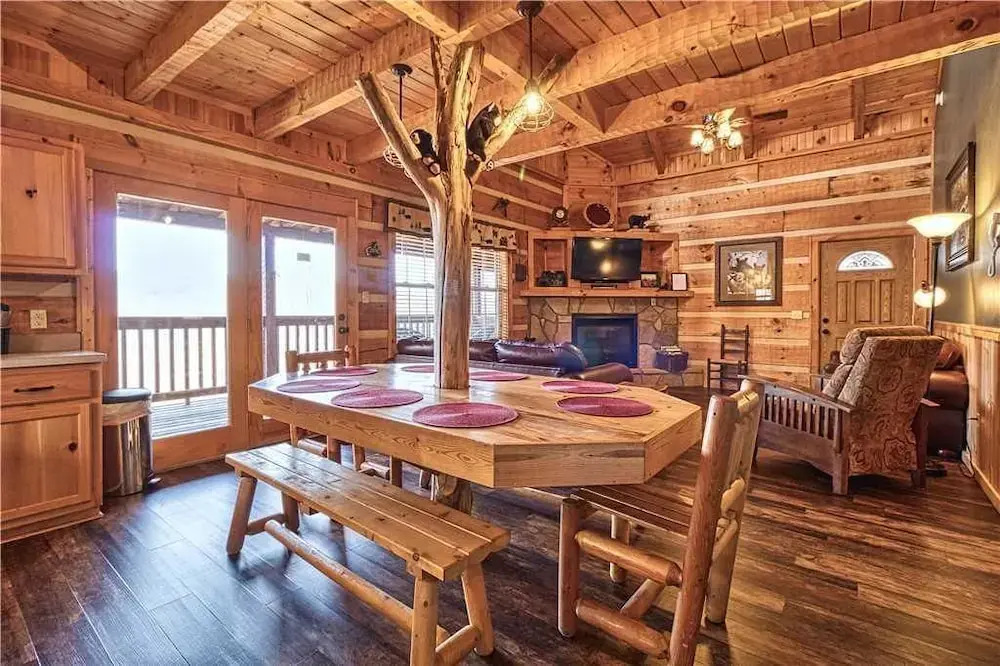 Chubby and Cubbys Den - Three Bedroom Cabin