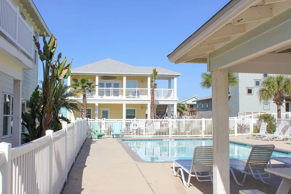 Sandy Craic (Good time) - 4 Br home by RedAwning