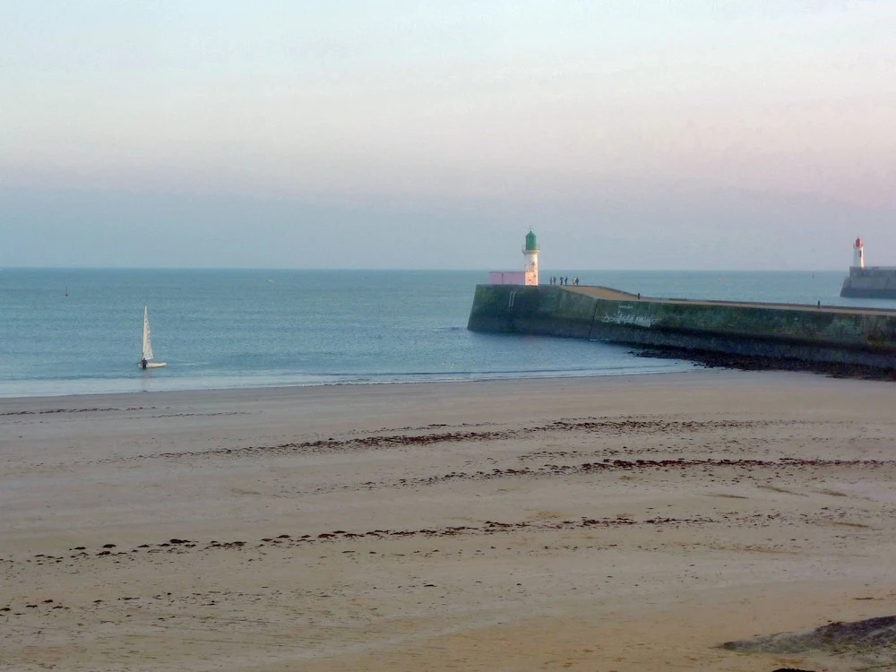 Quaint Holiday Home in Chateau-d'Olonne near Sea