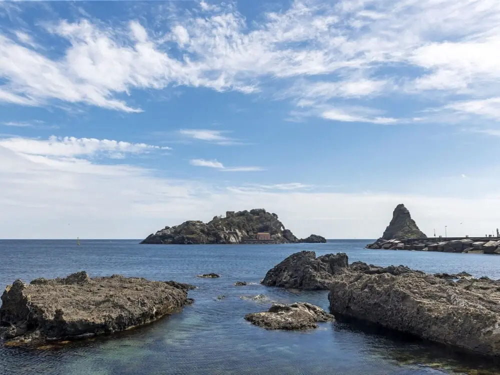Comfortable Holiday Home in Aci Trezza Near the Sea