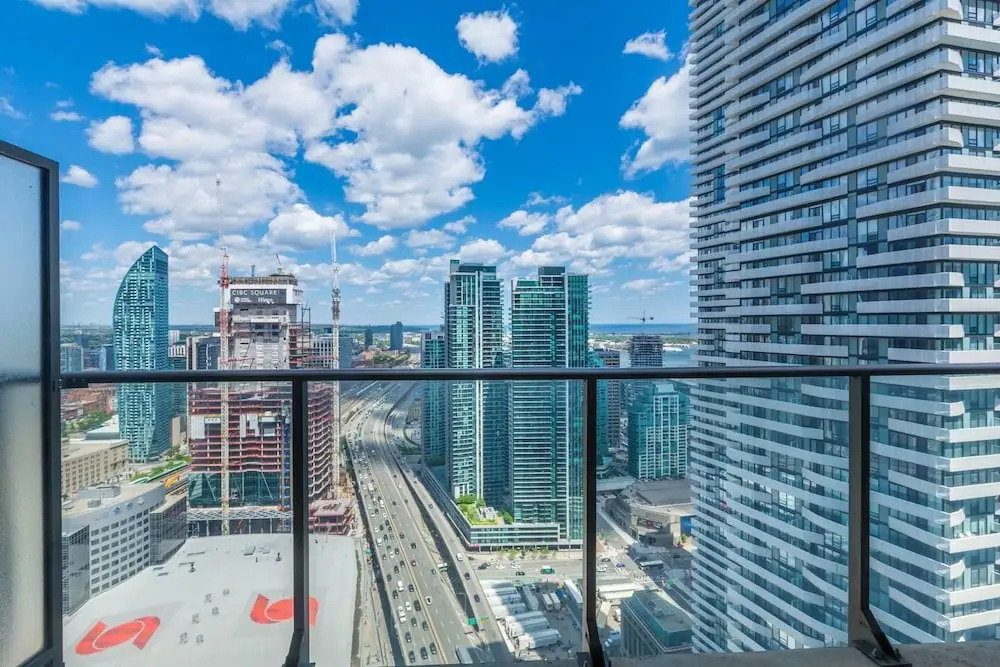 New!! Air Canada Condo Near CN Tower