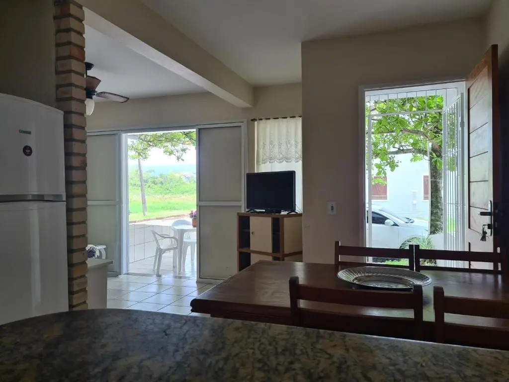 Casa perto da Praia com Vista para Lagoa - Garopaba
