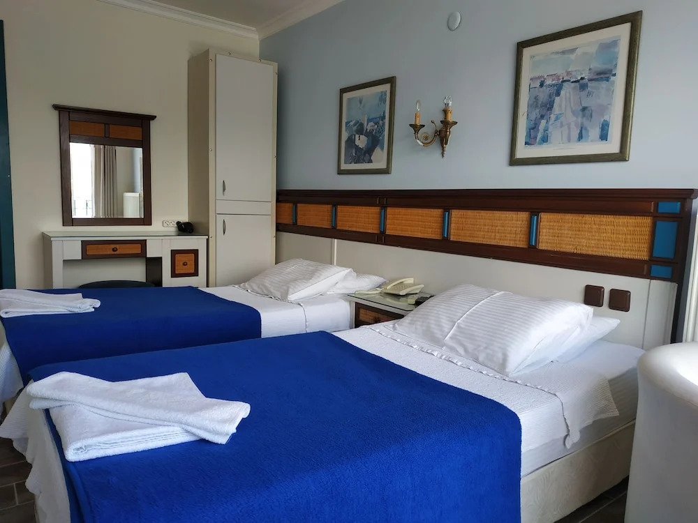 Foca Yali Hotel