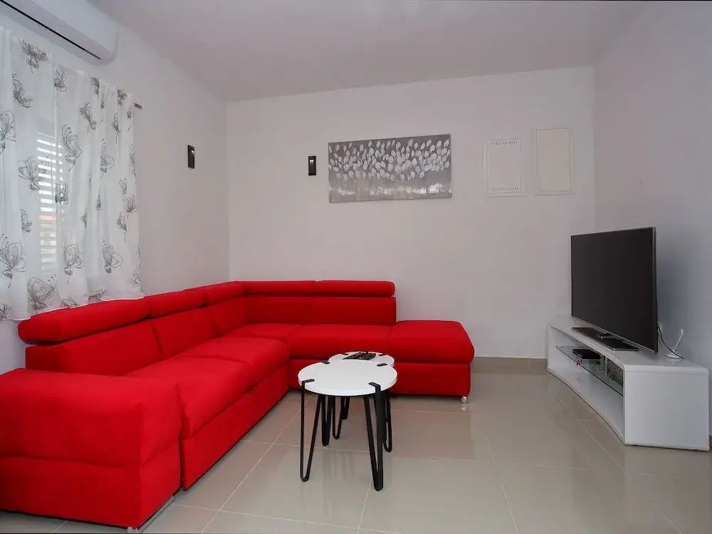 Newly Built Holiday Home in a Quiet Area, 2 Spacious sea View Terraces, Parking