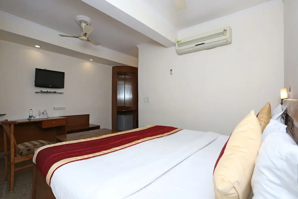 OYO 5425 Hotel The Turquoise