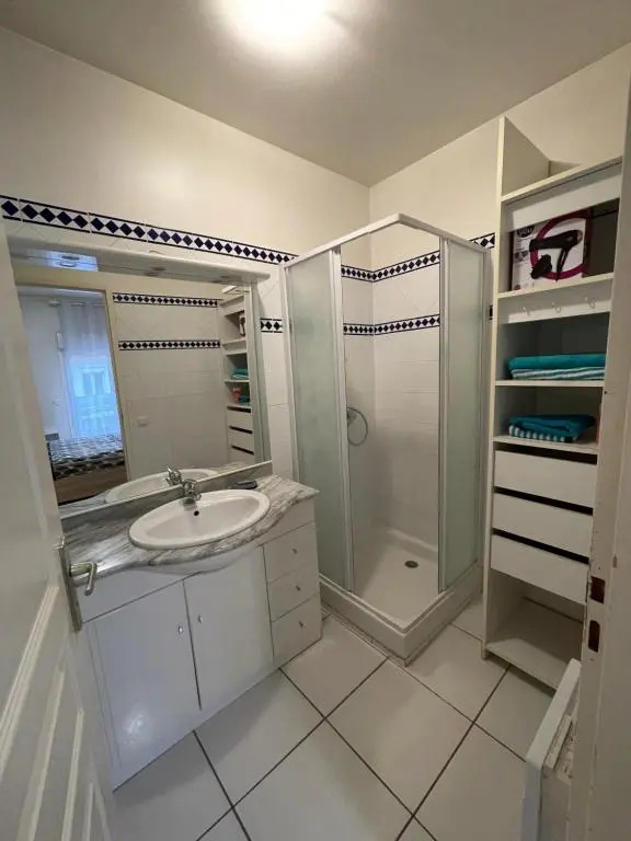 Grand appartement 87m2 à 10 mètres de la plage