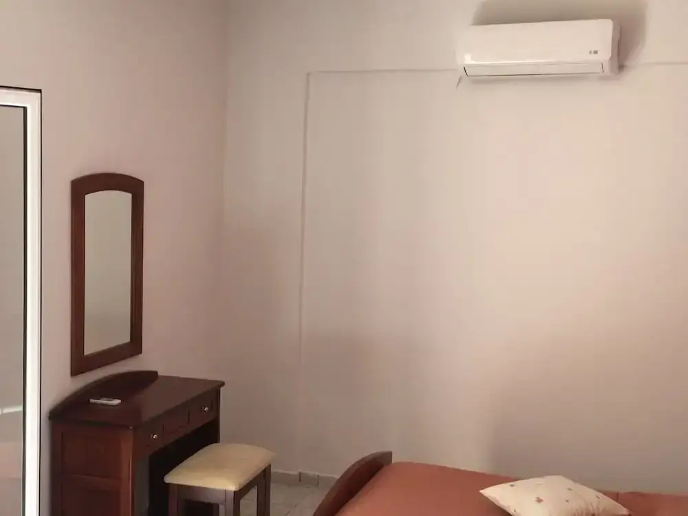 Kris Apartments