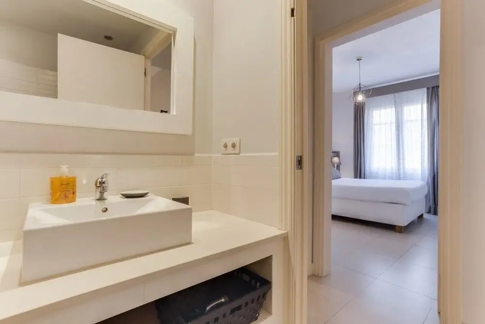 Cosy 4bdr in Exiample, 10mins to Plaza Catalunya
