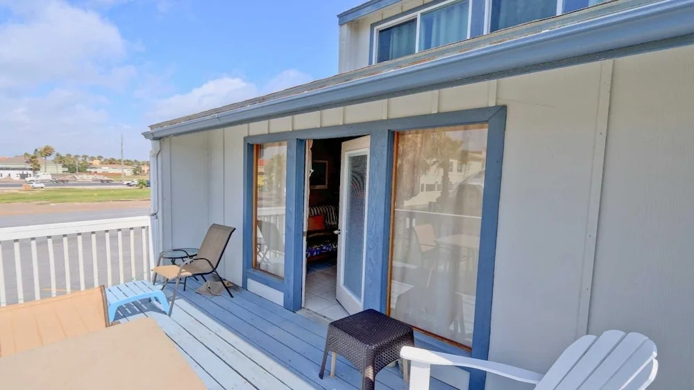 Sandbox A 2 Bedroom Townhouse