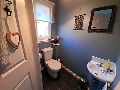 2bed Guest Wing - Charming Glasgow Villa - off M8 M80