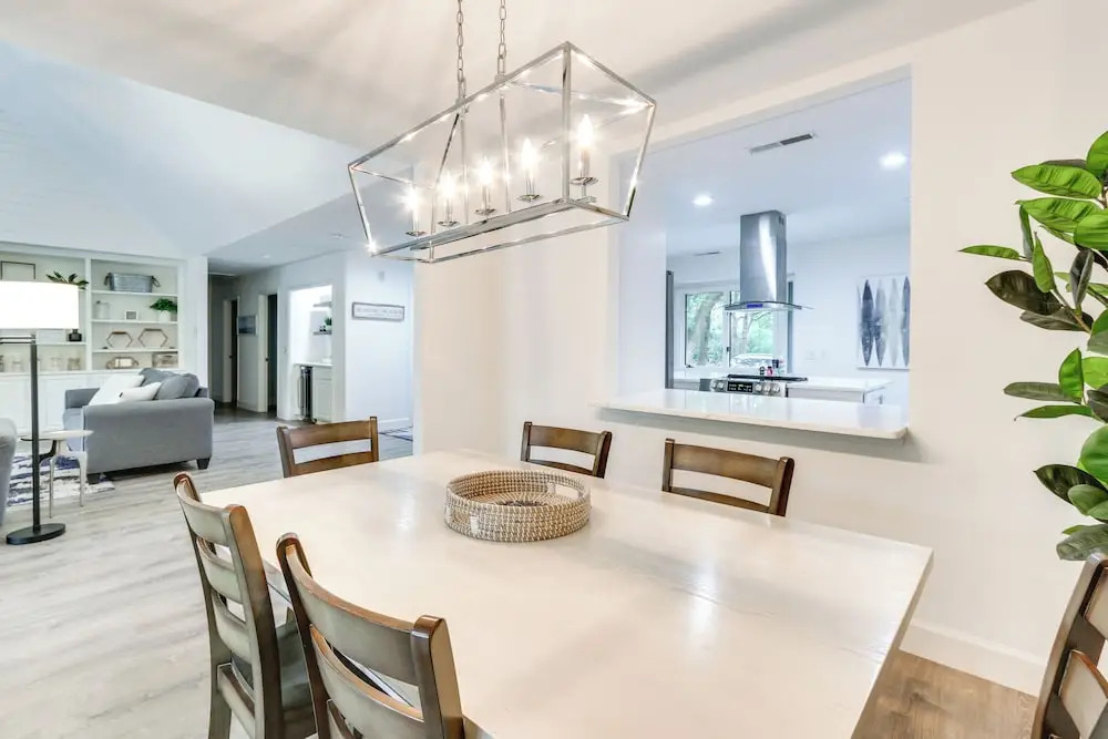 Golf, Dine & Swim: Sleek Palmetto Dunes Home!