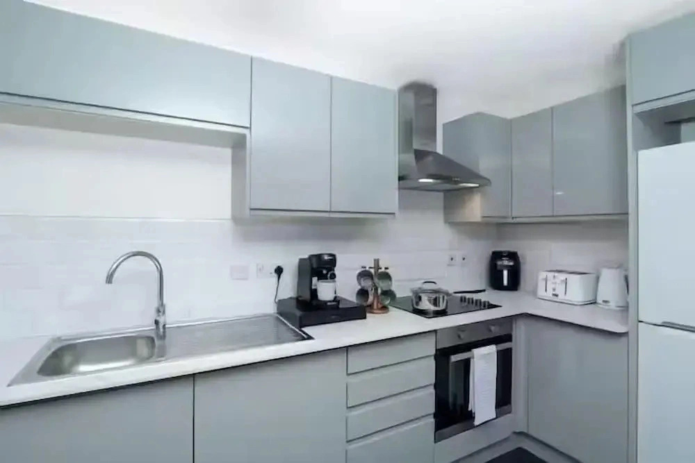Gunwharf Quays Cozy Central Apartment