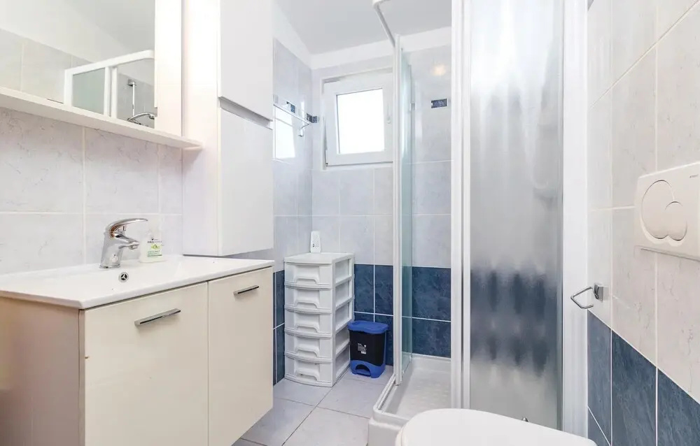 Beautiful Apartment In Valbandon