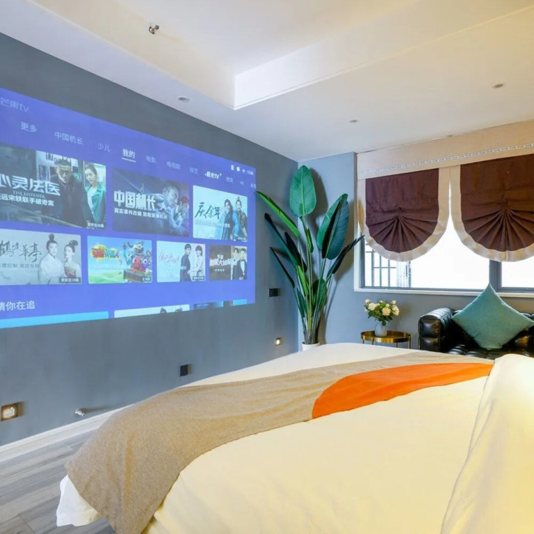 Rock Wall Hotel