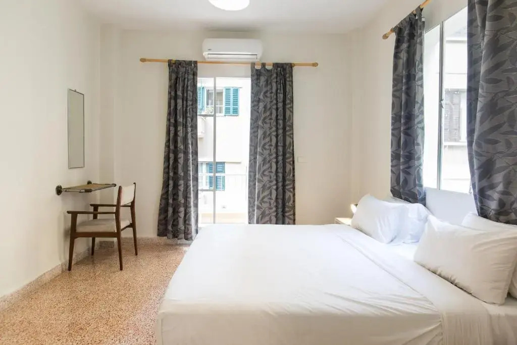 The Grand Meshmosh Hotel