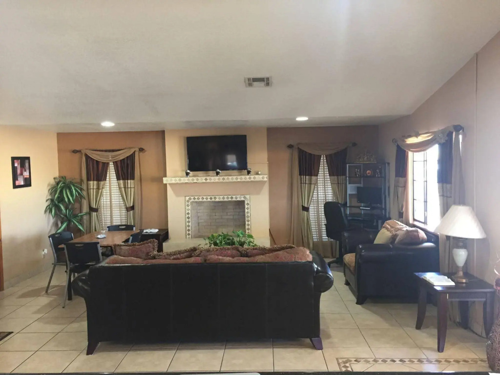 Royal Inn Pearsall