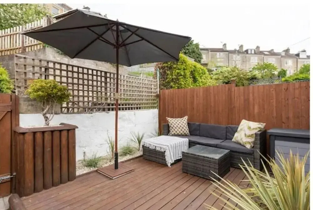 2 Bedroom Bath Townhouse With Parking