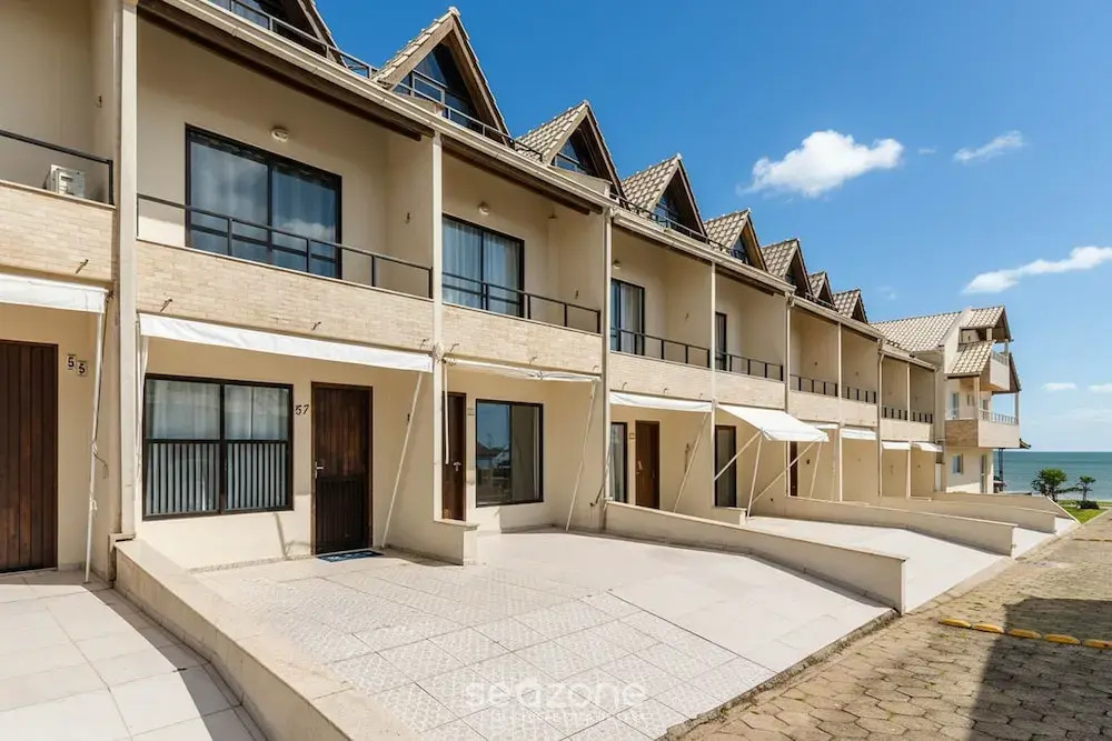 Houses in a Beachfront Condominium With a Swimming Pool in Itajuba - Mcss