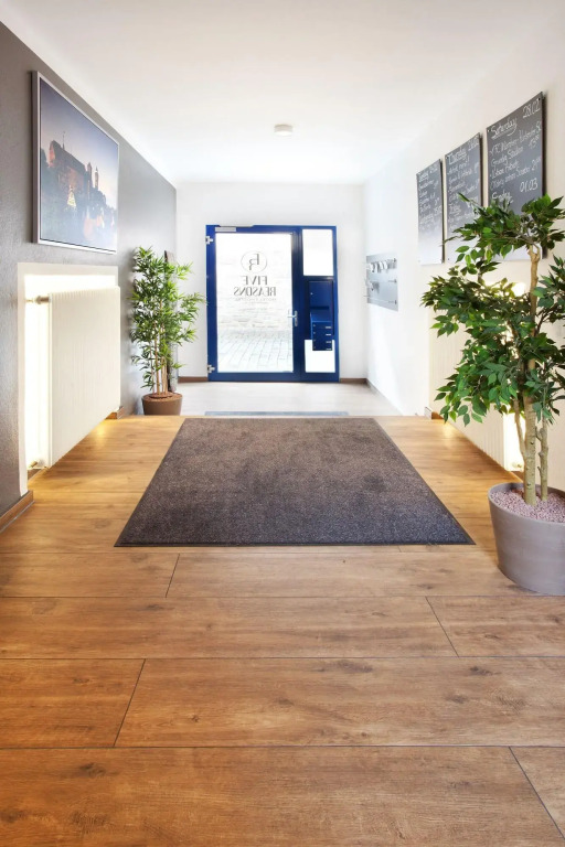 Five Reasons Hostel & Hotel
