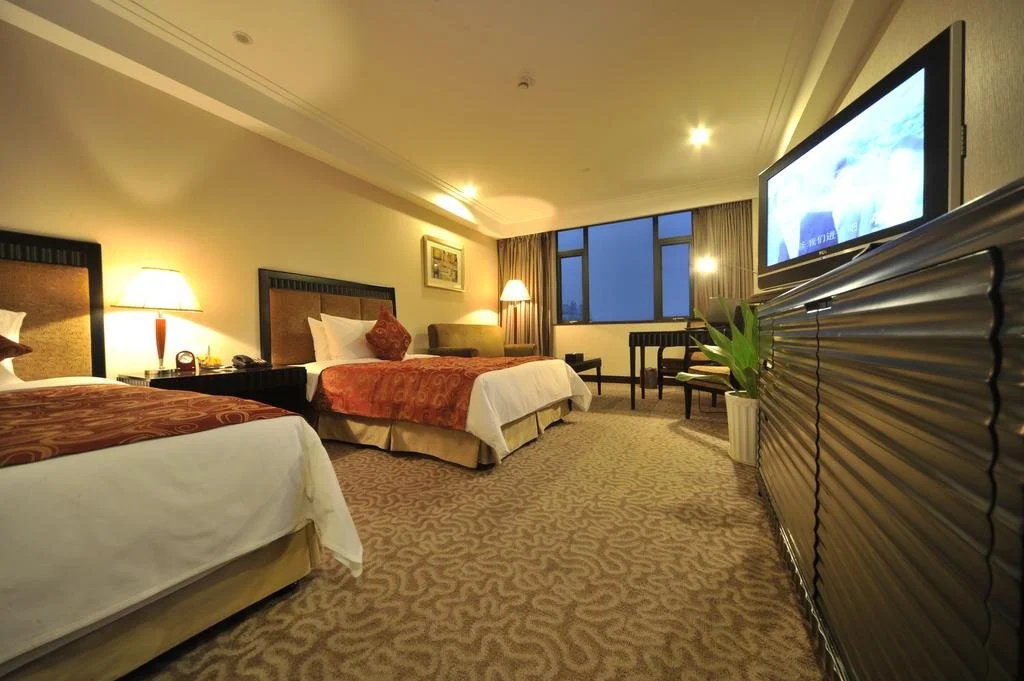 Yining Huarui Business Hotel