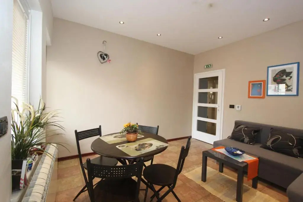 Sneki Apartment