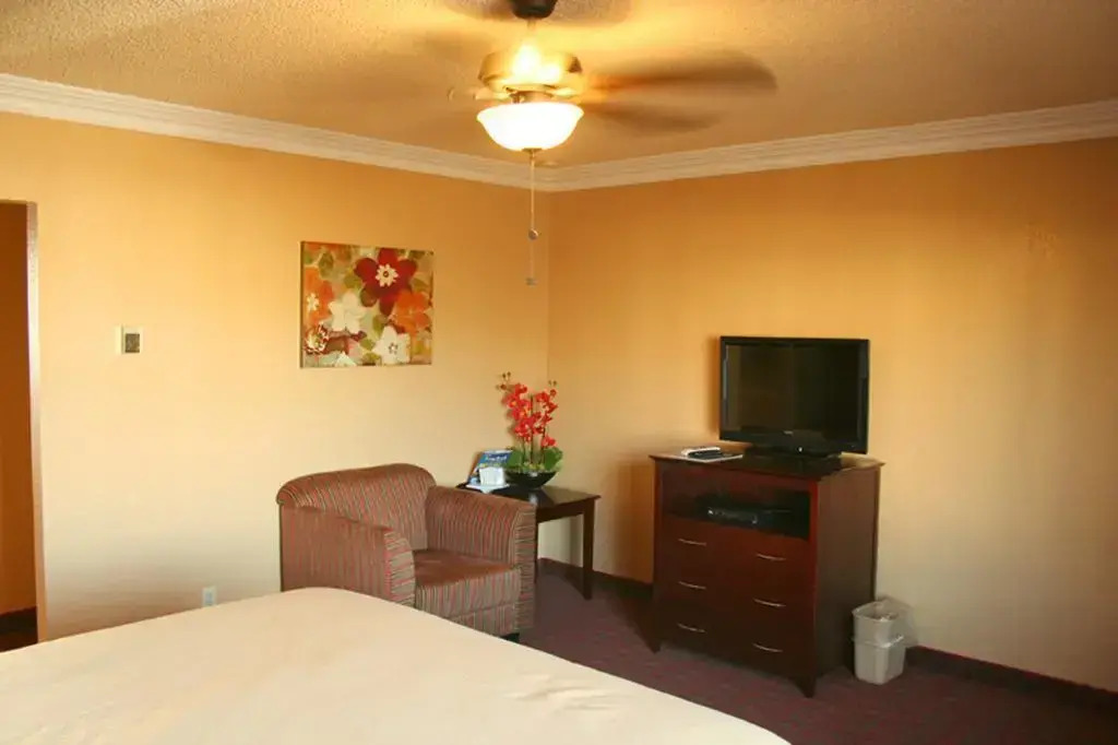 Pacific Inn and Suites