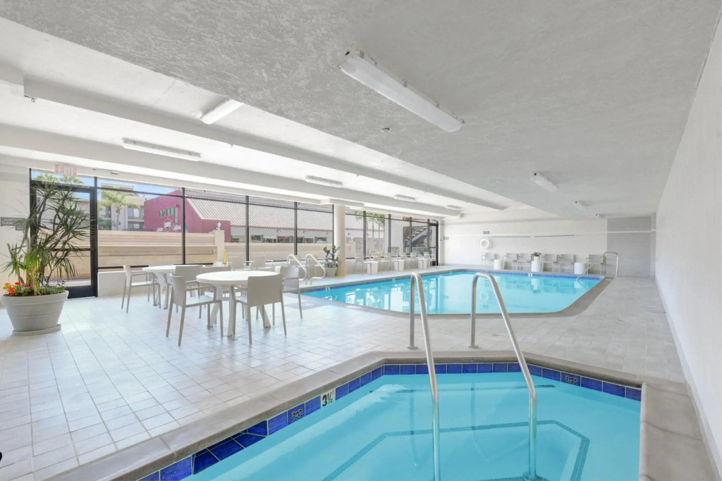 Anaheim Desert Inn & Suites