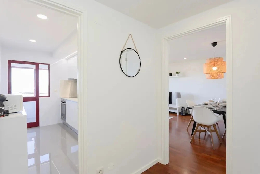 Liiiving in Matosinhos - Seaside Balcony Apartment
