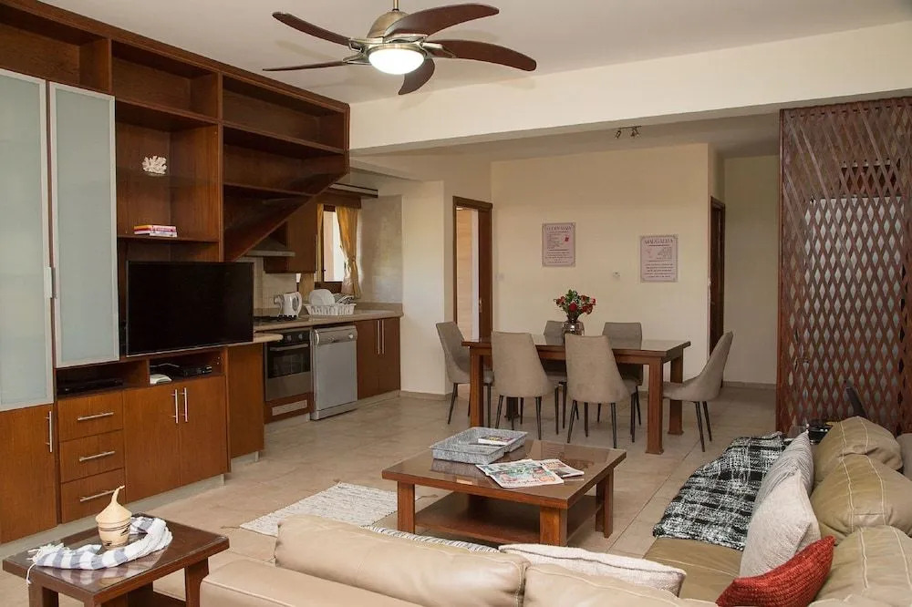Coral Bay Sunlight Villa