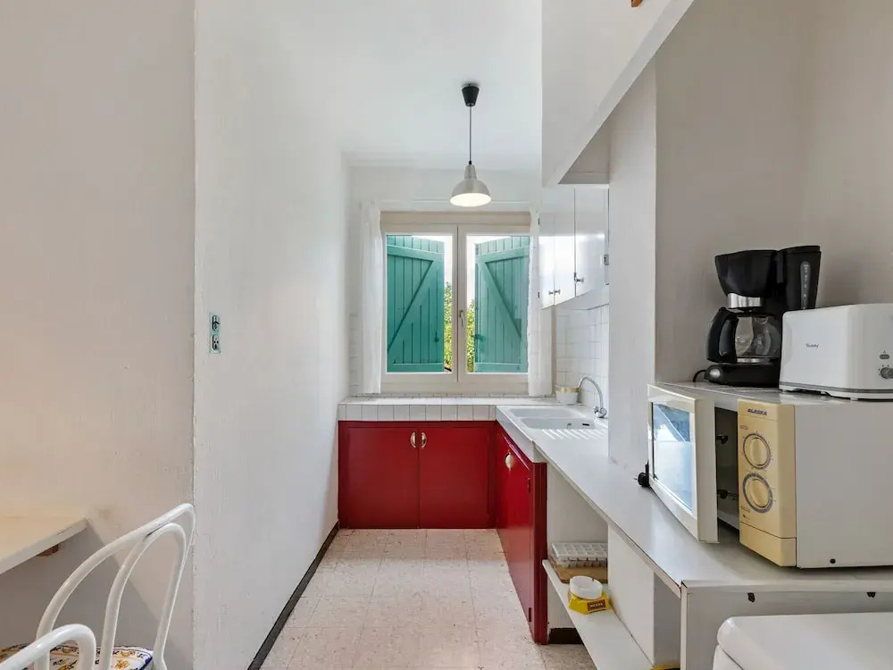 Beautiful Apartment in Mèze with Swimming Pool