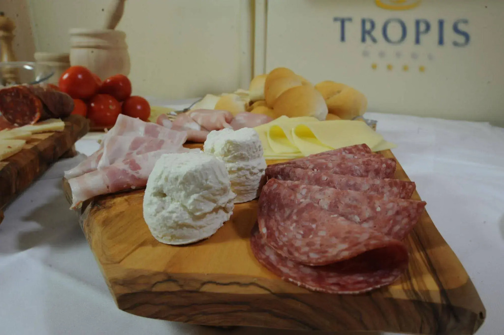 Hotel Tropis