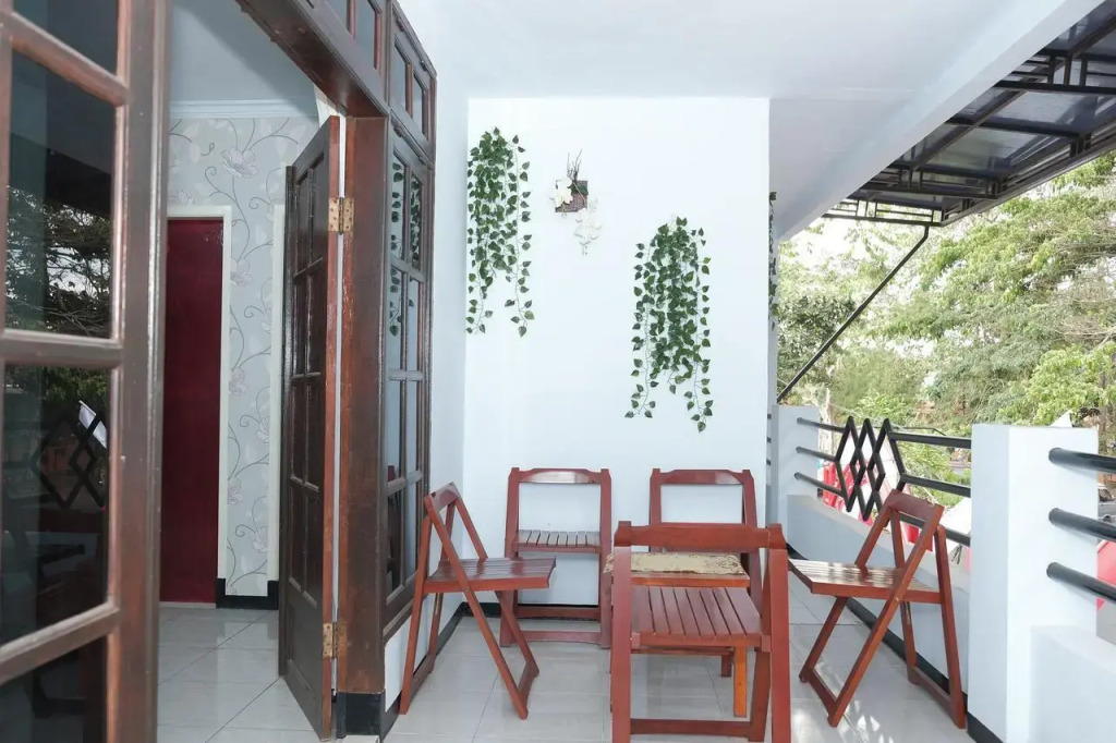 Oyo 1380 Velodrome Family House