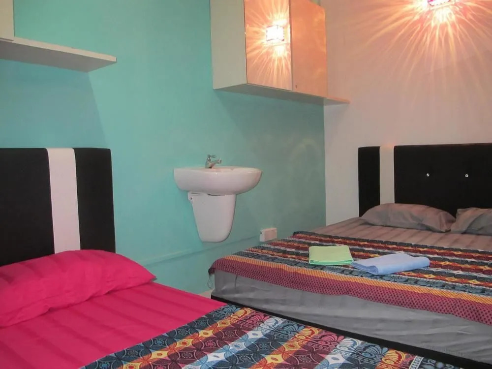 Gurney Budget Inn - Hostel