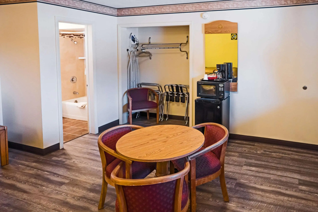 Garner Hotel Albuquerque Airport by IHG