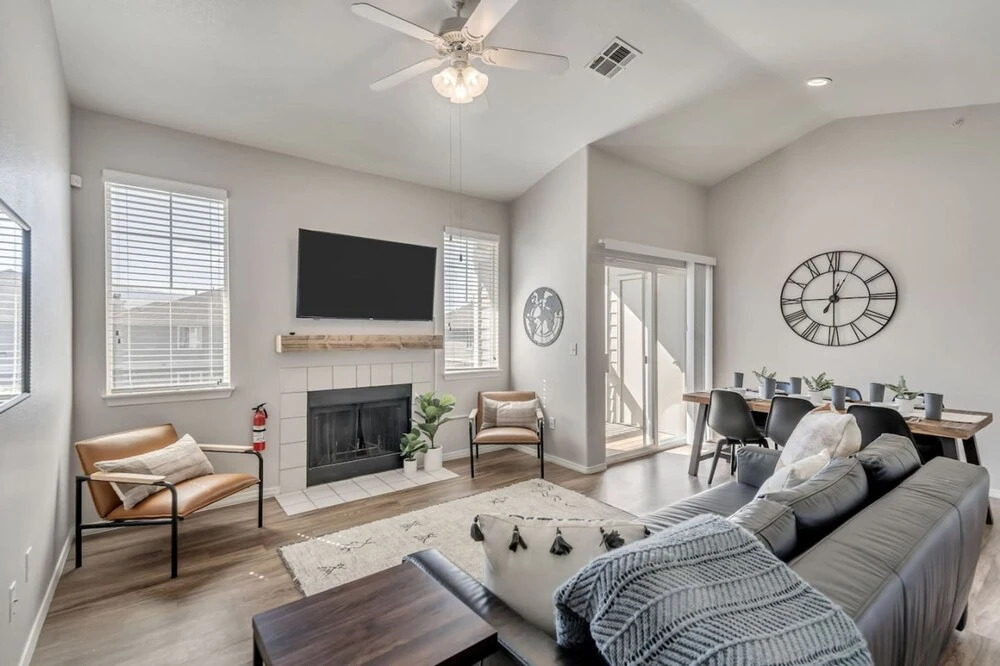 Luxury Apartment - Hot Tub - Gym - Free Parking