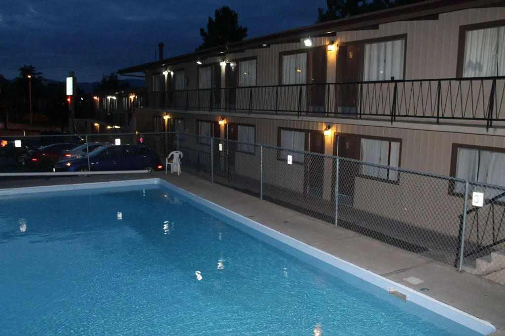 Columbia Motor Inn