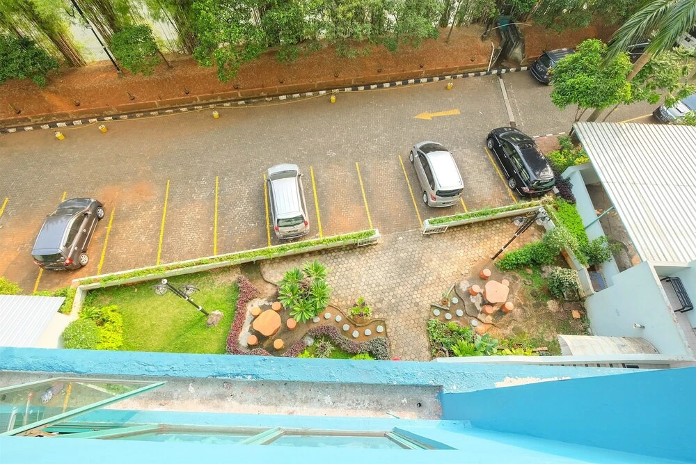 Spacious Riverside Pluit Apartment